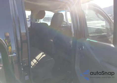 2011 Nissan Frontier Pro-4X z USA, uszkodzony, nr VIN 1N6AD0EV5BC422437